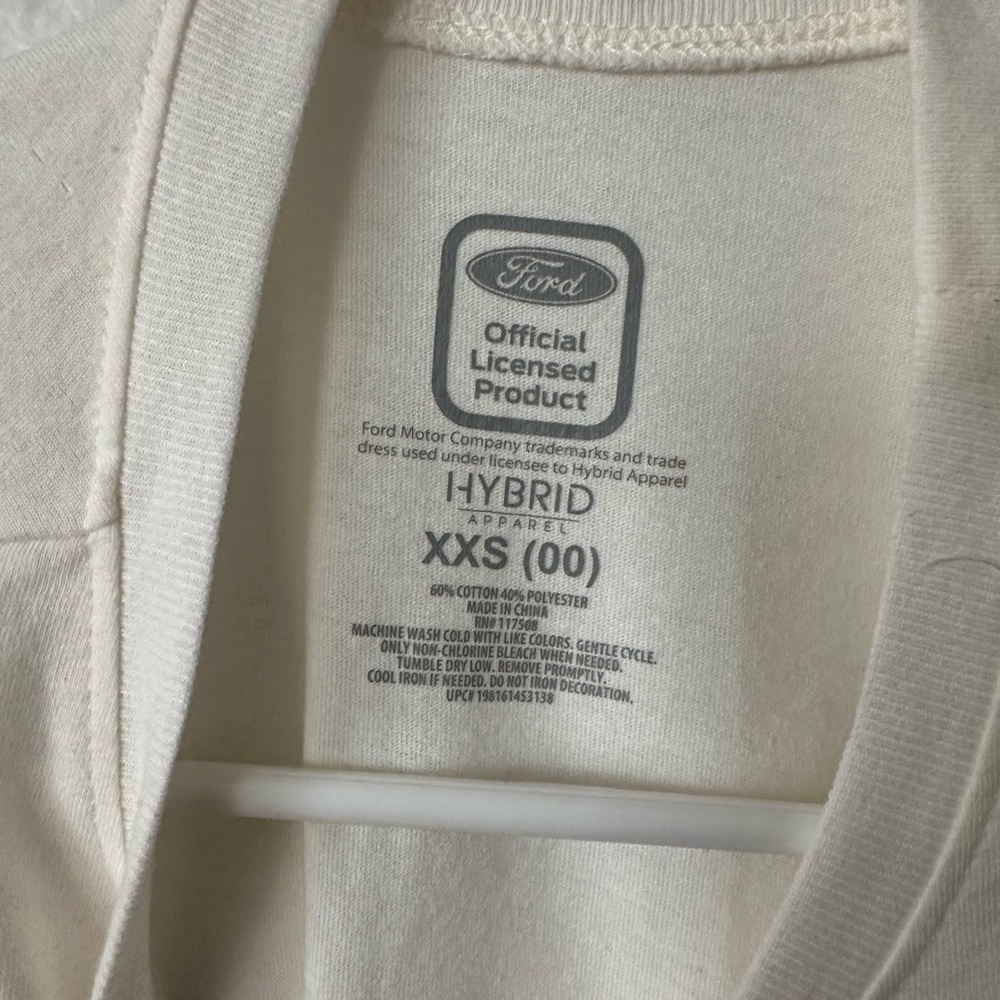 Christmas Short Sleeves Ivory Tshirt Size XXS (Fits Medium) BNWT - Picture 4 of 4